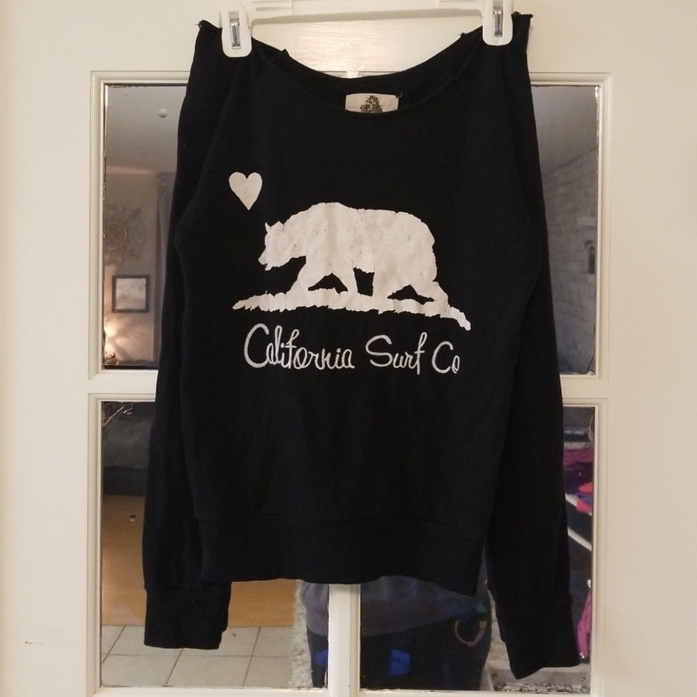 Black and white sweatshirt